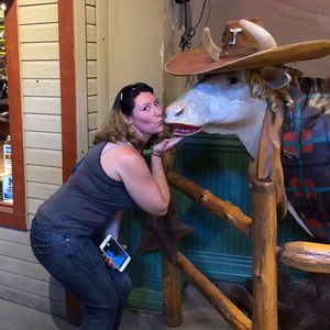 Meet your Posher, Ashlie